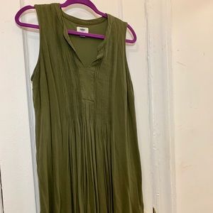 Old Navy Sleeveless Shift Dress